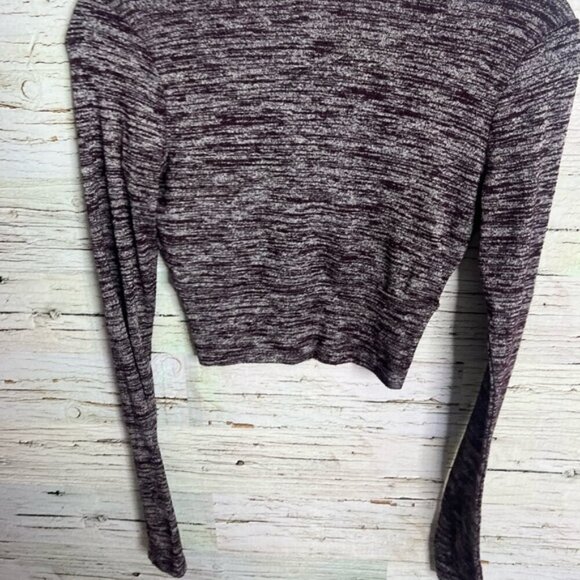 Aritzia Wilfred Free Bridgette Plunge V-Neck Long Sleeve Crop Top small - Picture 7 of 8
